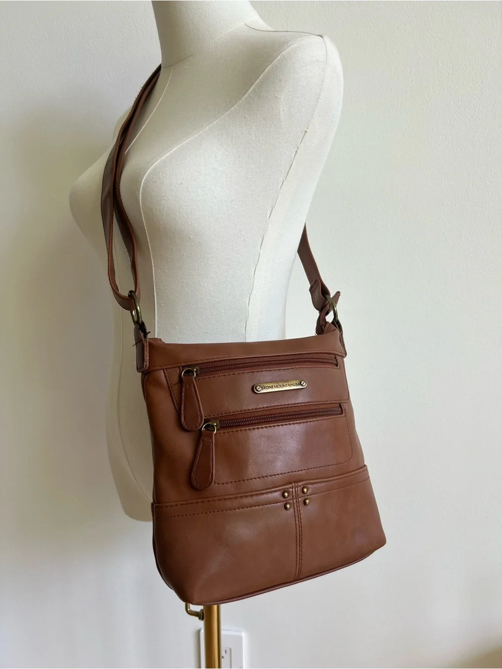 Stone Mountain Brown Crossbody Purse Bonded Leather Multi Pocket Shoulder Bag